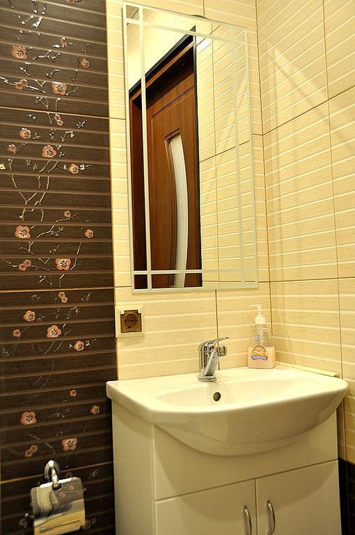 Apartments Lesi Ukrainki 25 Lviv Exterior photo